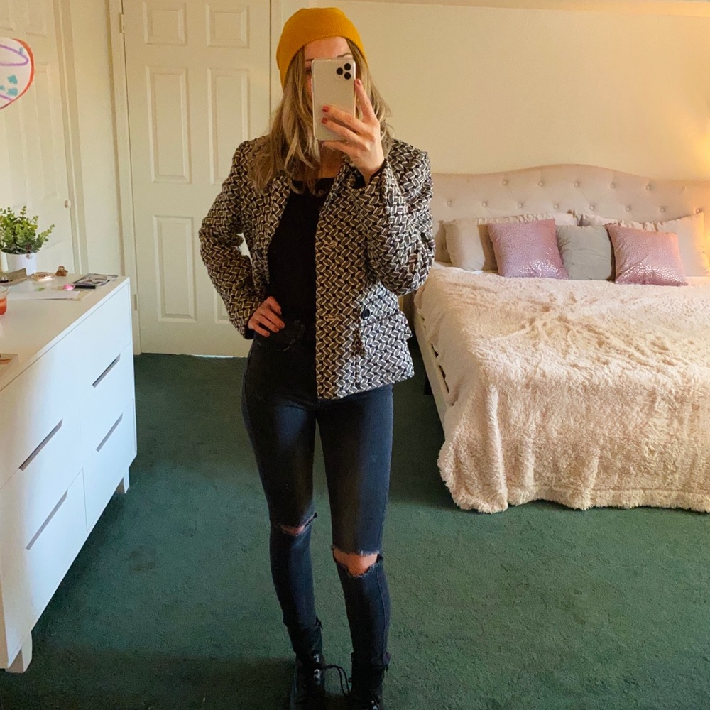Patterned Coat - Picture 4 of 7